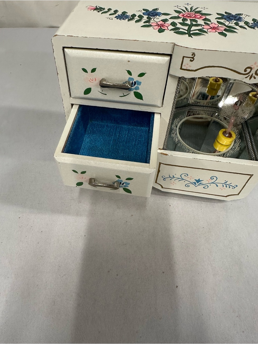 Vintage APCO Musical Jewelry Box - Picture 4 of 8